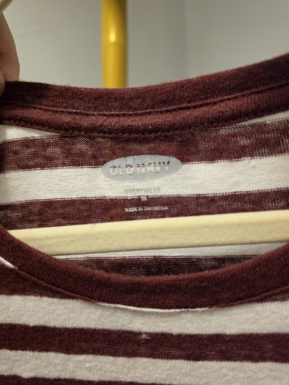 Old Navy Striped Short-Sleeve Tee in Burgundy and Cream - Size Medium - Picture 5 of 5